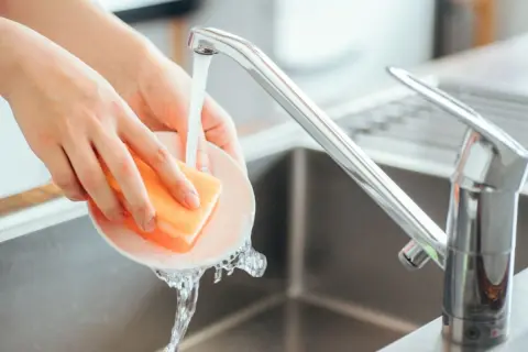 「食洗機」と「手洗い」どっちが得？ 食洗機はどれくらい使えば、本体代の“元が取れる”のでしょうか？