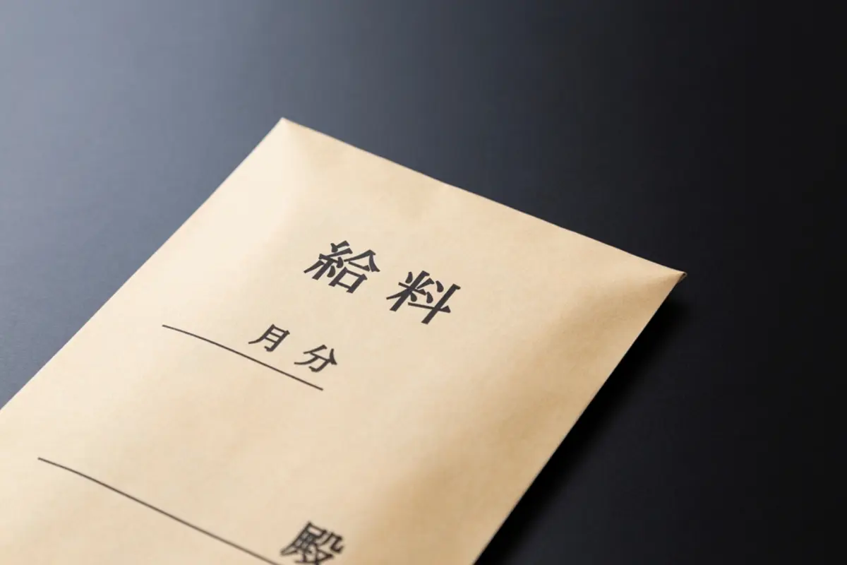 月給が「24万→25万円」の“1万円”アップ！ なのに“等級の壁”のせいで、増えた手取りは「たった6000円」だけ…税金・保険料はいくら引かれてる？ 金額をシミュレーション