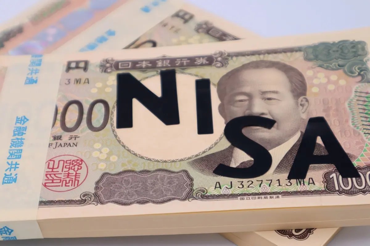NISAを「月5万円×2年」で継続中ですが、含み損が“2万円”発生！ 夫は「絶対に損切りしないほうがいい」と言いますが不安です…2年目なら上がるまで待つべきですか？