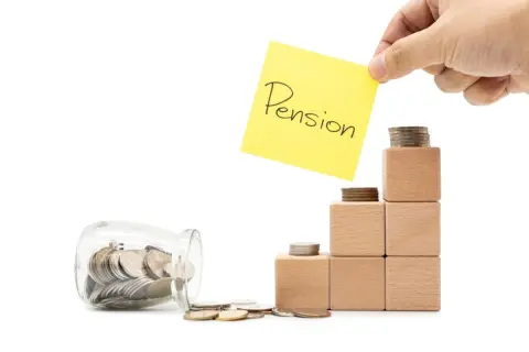 年金は65歳でもらうべき？ 70歳まで待つと、月「7万円」→「約10万円」になると言われ迷っています…早くもらった方が安心？ 本当に得なのはどちらでしょうか？