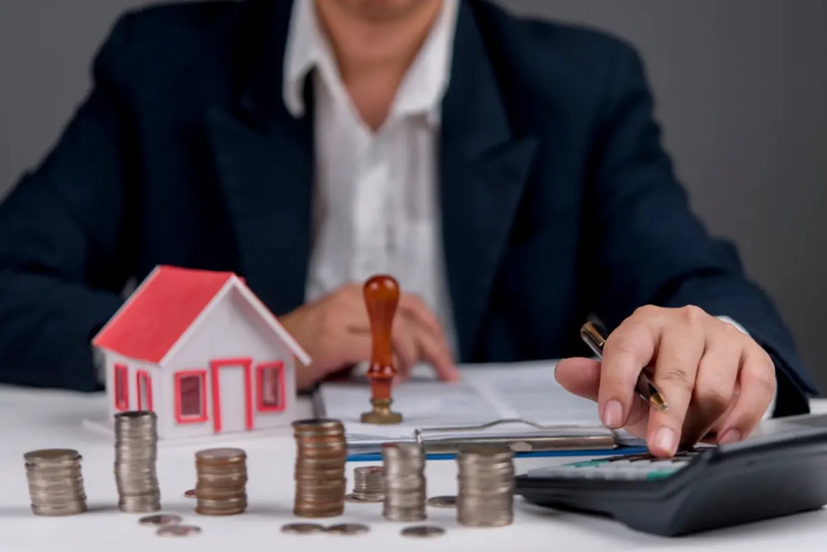 現在26歳で住宅ローン50年を検討中です。76歳までローンを組むのは無謀でしょうか。非現実的ですか？