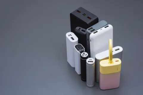 一人暮らしの息子の部屋に「レンタルのモバイル充電器」が何台もあり驚きました…！ 返却を忘れていたそうですが、この場合はすべて“買い取り扱い”になってしまうのでしょうか？