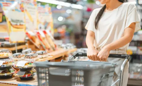 毎月イオンで「2万円」は買い物しています。株主優待は「1～7％還元」だそうですが、100株買って“元を取る”ことはできますか？ いくら得になるのかも解説