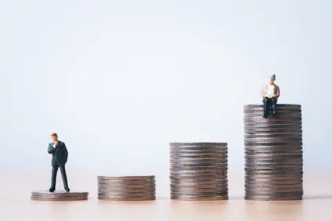 40歳で「年収500万円」なのに“ねんきん定期便”を見ると、年金額はたった「月7万円」でした。「平均は15万円」と聞きましたが、みんな自分より高年収なのでしょうか？ 計算の仕組みを確認