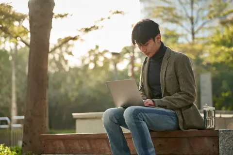 大学の学費は4年間ずっと同じ額を払うと思っていたのに、学年によって差が出ることもあるのでしょうか？ 資金計画を立てられず困っています。