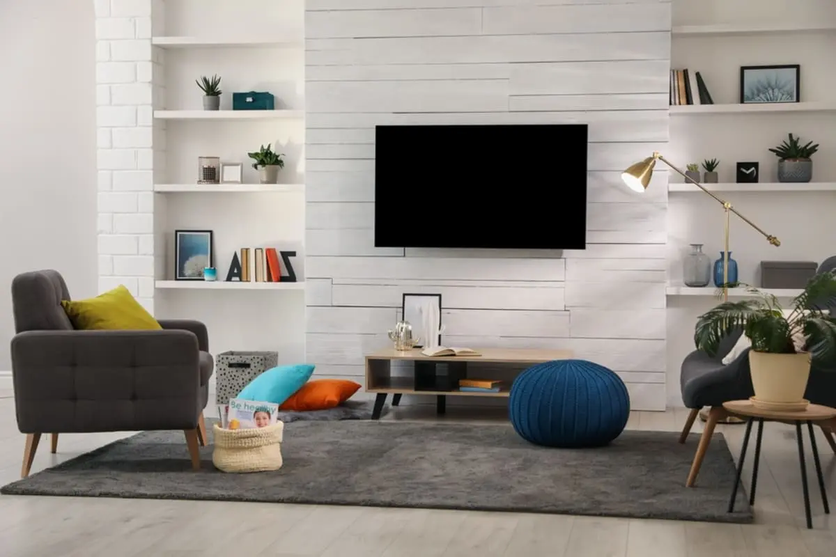 大学生で“1人暮らし”のわが子から「NHKの人が来たから受信契約した」と連絡が！ 学生なら“全額免除”だから二重払いなのに…返金は受けられませんか？ 仕送りカツカツ家庭が「大損した理由」