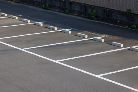 月極駐車場を借りている父が「来月から月3000円値上げ」と言われたそうです。家賃なら交渉の話も聞きますが、駐車場でもそのまま受け入れないといけないのでしょうか？