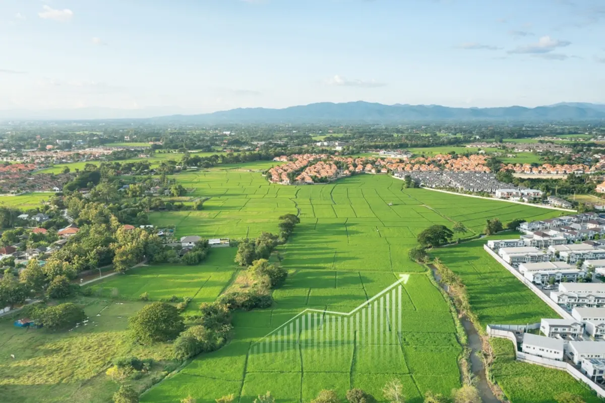 勢いで土地契約→ローン4300万円です。年収900万で建物を建てるなら、いくらが妥当でしょうか？