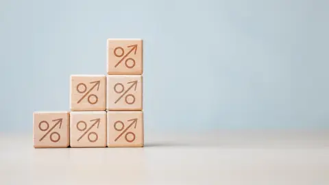 高年収「800万円」でも、手取りは“600万円”しか残らない!? 社会保険料だけで「年100万円」以上！ 所得税率20％の壁と「税金・社会保険料」の負担を試算