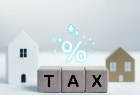 新築マイホームを考えています。住宅ローンに加えて固定資産税が50万円くらいかかると聞いて不安です。家を持つとこのくらいの負担がかかるのでしょうか？