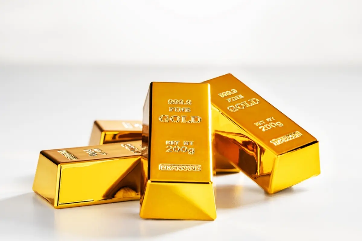 10年前「金価格4800円」の頃に“100グラム48万円”で買って放置していたら…今ごろ「270万円」になっていた!? 今後も上がり続けるなら安心でしょうか？ 3月急落の注意点も確認