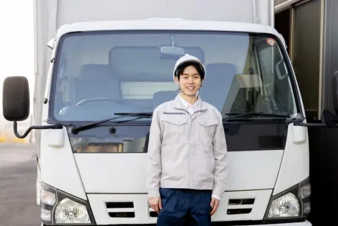 夫は“長距離トラック運転手”ですが、「年収1000万円」も目指せる仕事なのでしょうか？ 平均年収や年収アップの方法も解説