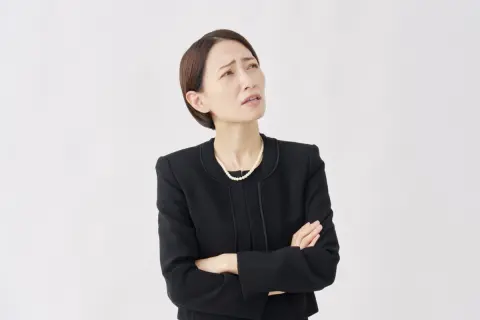 夫が亡くなり、会社から死亡退職金が出ると言われました。まとまった金額になるようですが、相続税の対象になるのでしょうか？