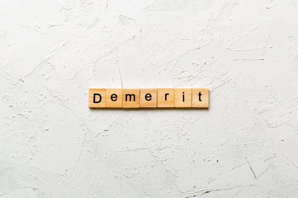 会社から早期退職を打診されました。退職金1.5倍の上乗せしてくれるとのことで魅力を感じていますが、早期退職するデメリットはありますか？