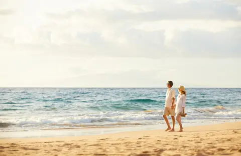 高齢の母が「元気なうちにハワイへ行ってみたい」と話しています。家族としては賛成ですが、父は「老後に海外なんてぜいたくだ」と反対気味…。年金生活に入ってからのハワイ旅行は、やはり負担が大きいのでしょうか？