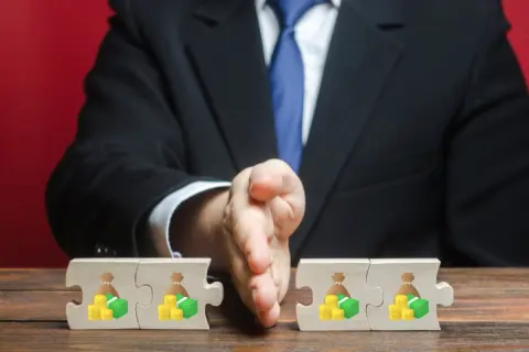 父の遺産「5000万円」を兄弟3人で分ける予定です。生前に兄だけ「500万円」もらっていた場合、相続ではどう扱われるのでしょうか？