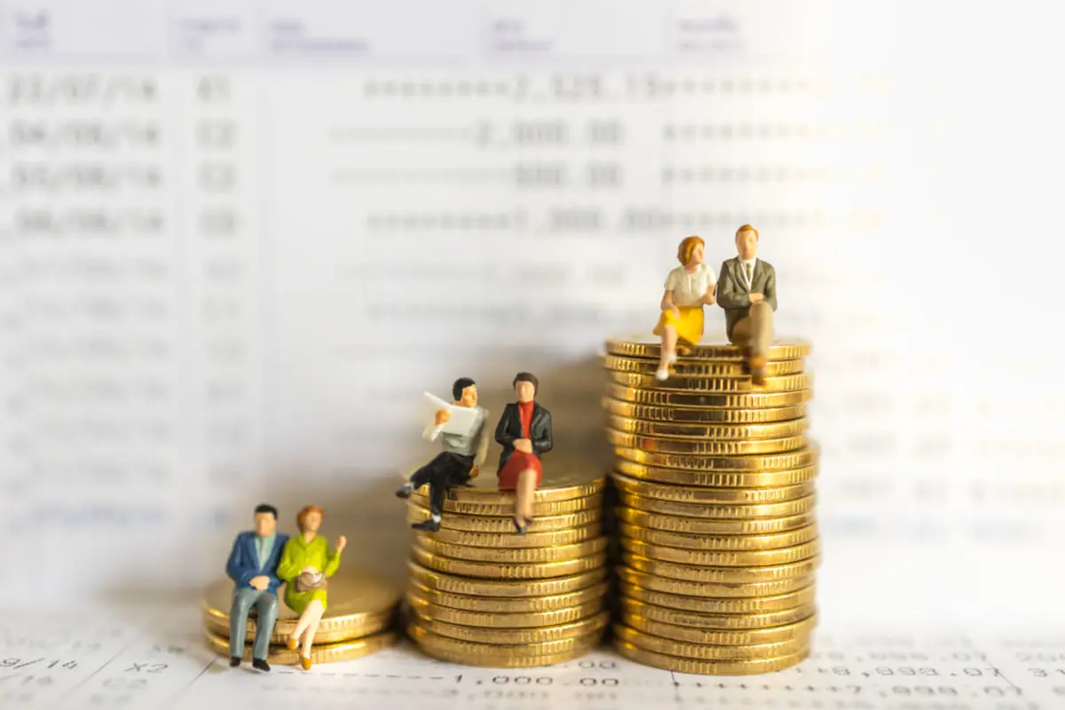 世帯年収「600万円」で毎月の貯蓄「5万円」は平均より少ない？ 老後に備えるには、この金額では心もとないでしょうか？