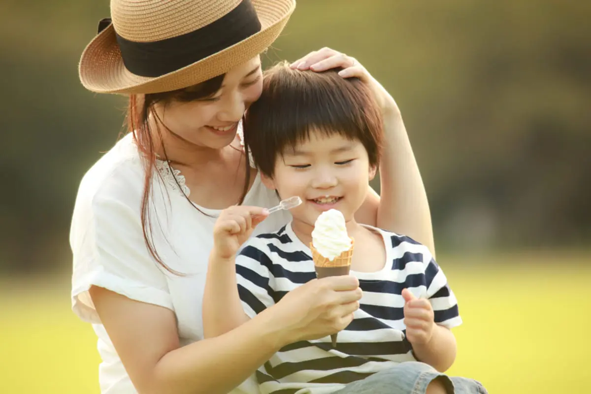 子どもの「アイス食べたい！」に汗…！ 単品アイス→箱アイスにすれば約4200円も節約になるって本当？