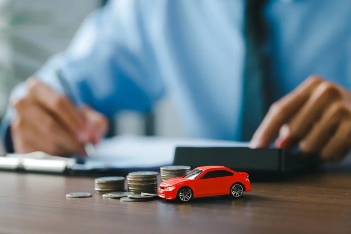 中古車を検討している夫に、友人が「買う時期によっては自動車税の負担感も変わる」と話していました。購入価格だけでなく、タイミングまで見たほうがよいのでしょうか？