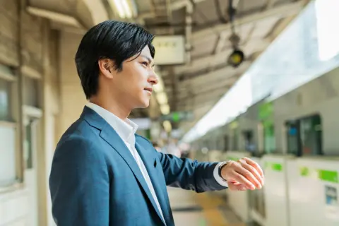 通勤用定期券半年分（10万円以上）を一括で購入する必要がありますが、会社からの先払いはありません。費用を工面できない場合、どうすればいいでしょうか？