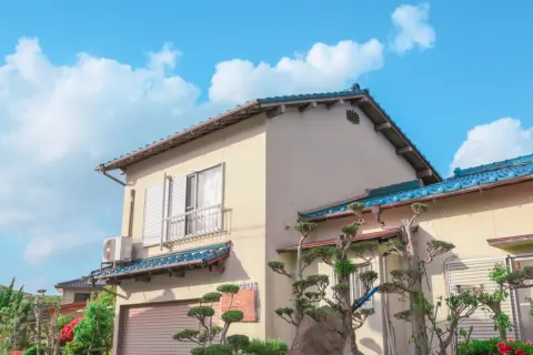 戸建てはある程度たつと外壁や屋根の修繕が必要と聞きますが、マンションより維持費は安くなるのでしょうか？