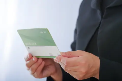 母が亡くなった後も、口座に年金が振り込まれていました。このお金はそのまま使っても大丈夫でしょうか？