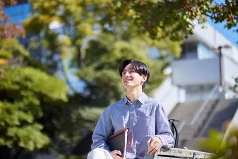 自衛隊員を目指す息子が「防衛大学校なら親に負担をかけない」と言っています。学費や入学金は不要と聞きましたが、入学までに家庭で用意すべきお金はあるのでしょうか？