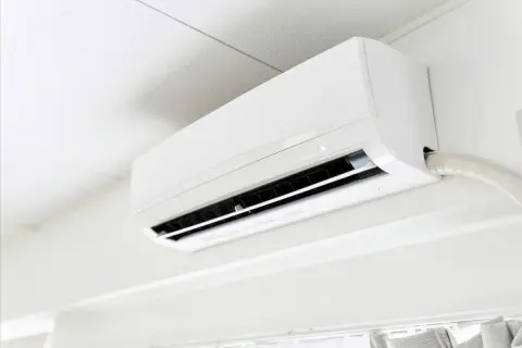 夫が“気温25度”でも「暑いから」とエアコンをつけます。実際「何度からつけるべき」ですか？ 電気代がもったいないと感じますが「日中8時間」でいくらかかるのでしょうか？ データをもとに確認