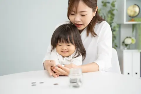 娘が「10円玉×30枚」でシールを購入したら、店員さんに「本当は20枚までしか使えない」と言われた！ 実は“法律で決まってる”って本当ですか？ 大量の硬貨が断られる理由とは