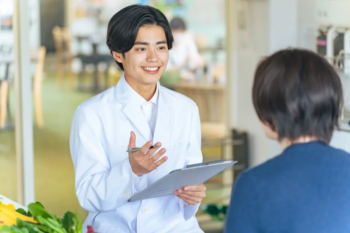 娘の結婚相手は「病院の勤務医」だそうです。「開業医」と比べて年収はどのくらい違うのでしょうか？