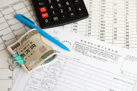 確定申告を忘れた人の中には、「還付なら急がなくてもいい」と言う人もいます。申告内容によって扱いはどう変わるのでしょうか？