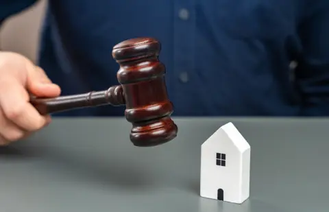 相続した実家の登記、住所変更をサボっていたら罰金になりますか？　2026年4月から義務化と聞いて不安です。
