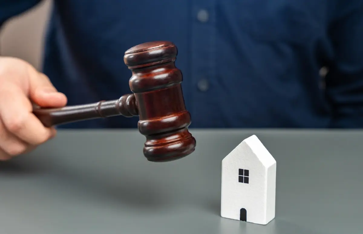 相続した実家の登記、住所変更をサボっていたら罰金になりますか？　2026年4月から義務化と聞いて不安です。