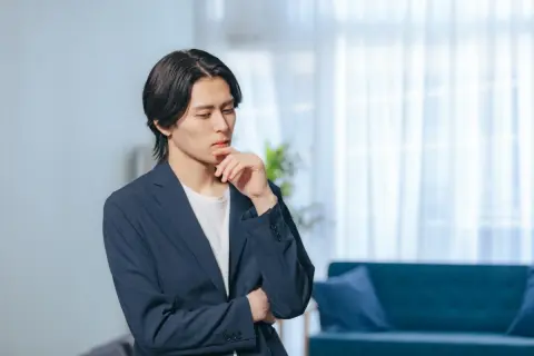 友人に「独身税が年間1万円なら、結構稼いでるんじゃない？」と言われました…。負担額から年収がバレることはあるのでしょうか？