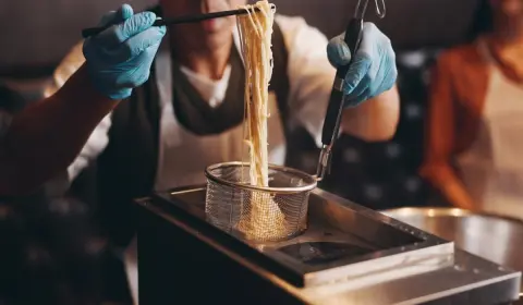 脱サラしてラーメン屋をやりたいと思っていますが、想像以上にお金がかかりそうです…。みなさんどれくらい借り入れして開業しているのでしょうか？