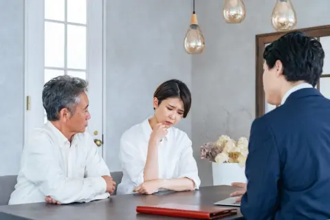 兄が「相続の話は親が元気なうちにすると失礼では？」と言うのですが、私はむしろ早めに確認したほうがよい気がします。家族で相続の話を切り出すなら、どのタイミングが良いのでしょうか？