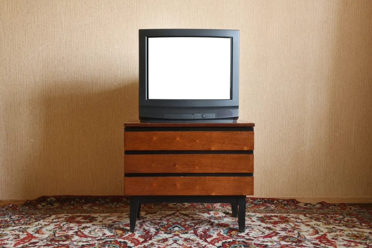 処分するのが面倒で、使っていない「古いテレビ」を自宅に置いたままにしています。設置しているだけで「NHK受信料」が必要と聞きましたが、電源も入れていないのに本当に払う必要がありますか？