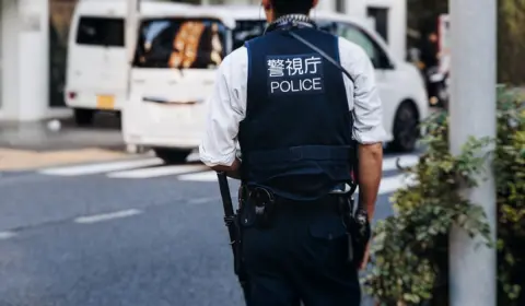 高校卒業後は「警察官」になりたいという息子。「高卒」と「大卒」では、将来的な年収や昇進のスピードにどれくらい差が出るのでしょうか？