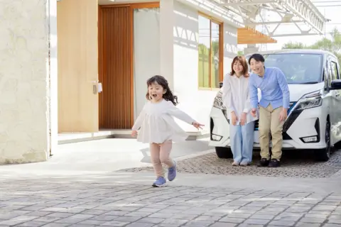 共働きの娘夫婦。孫を頻繁に預かっているのですが、祖父母が孫の面倒を見るのは普通なのでしょうか？