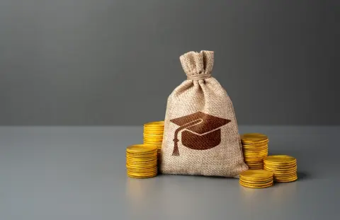 住宅ローンの費用があと「1000万円」残っているのですが“子どもの奨学金”の「審査」に影響しますか？貯金だけでは大学費用を賄えず不安です。