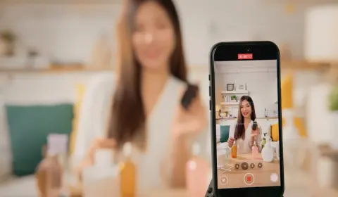 17歳の娘がSNSで“インフルエンサー”おすすめの化粧品を注文しました。お試し価格「700円だけ」のつもりが、総額「2万円」の定期購入になっていた場合、後から親が取り消せますか？