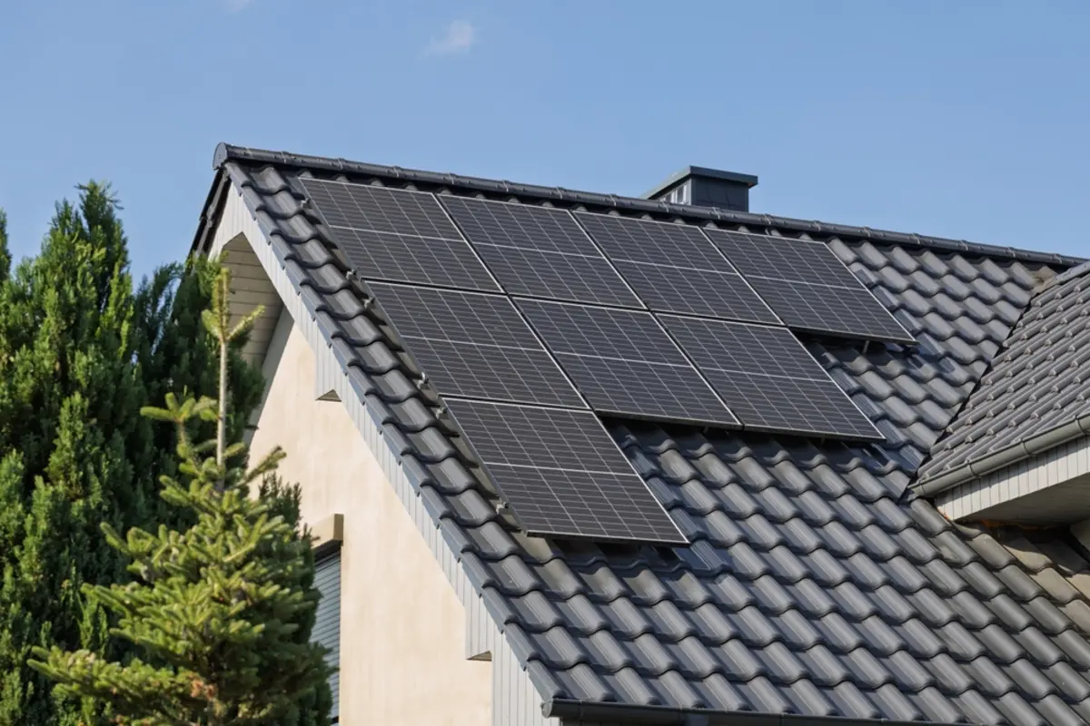 訪問営業で「太陽光パネルを設置すれば電気代が安くなる」と言われました。初期費用が「200万円」かかっても、本当に元は取れるのでしょうか？