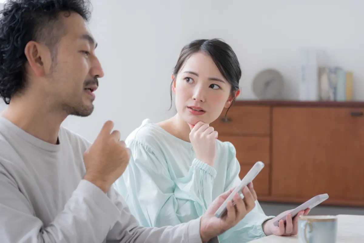 友人から「銀行に置いておくより絶対いい」と投資を強く勧められています。たしかに預金だけでは増えにくい時代ですが、焦らせるような言い方をされたときは詐欺を疑うべきなのでしょうか？