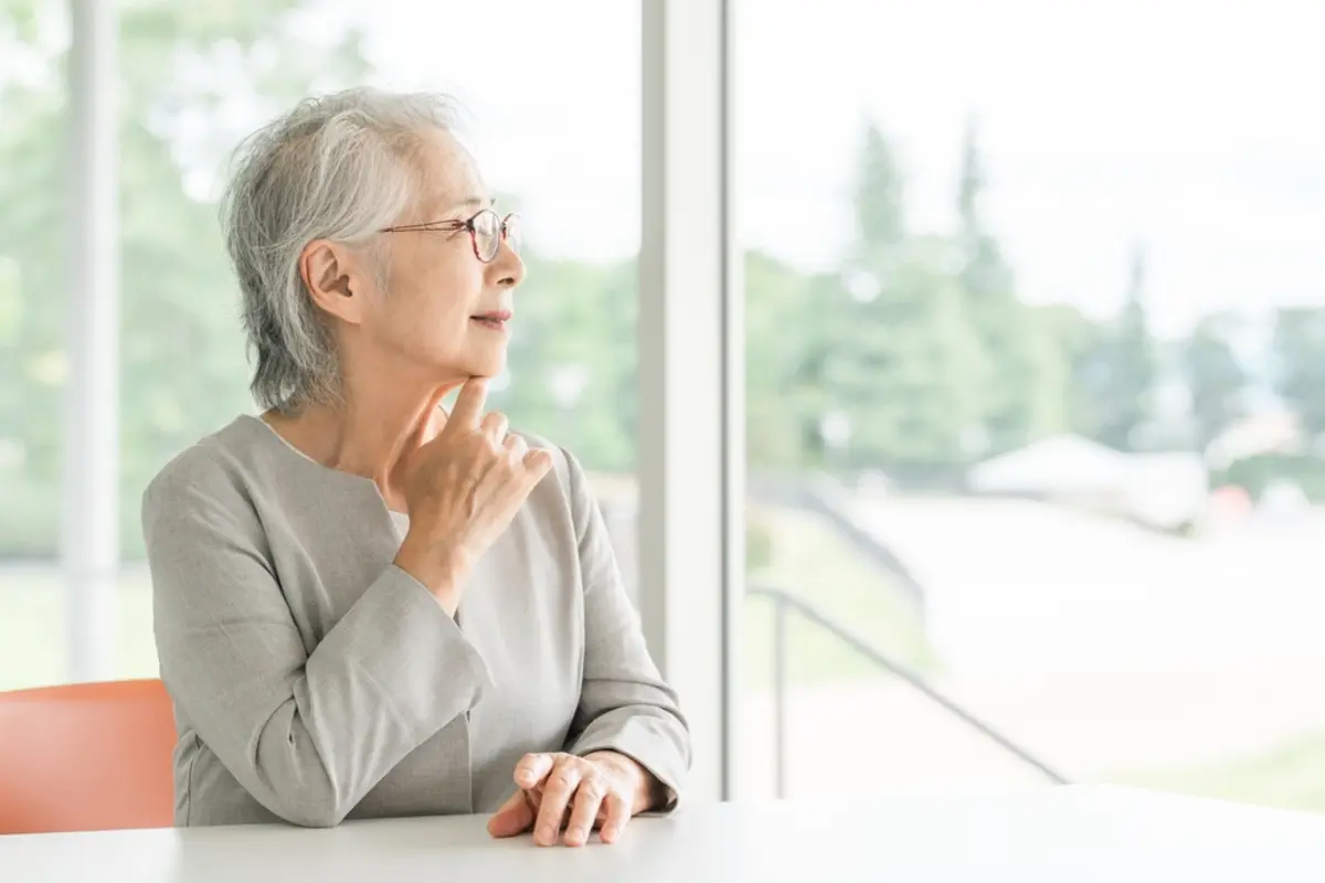 64歳の母に「年金未納期間」が“2年”あることが発覚！ 任意加入より「パートで月9万円」稼ぐほうが、年金額が増えて得ですか？ それぞれの結果をシミュレーション
