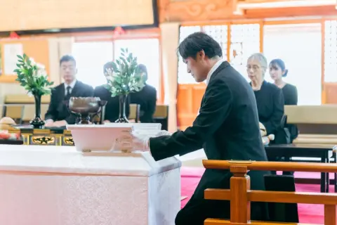 生活保護を受給する母が亡くなった場合、葬儀費用の支払いは支援対象になりますか？全額家族負担になるでしょうか？