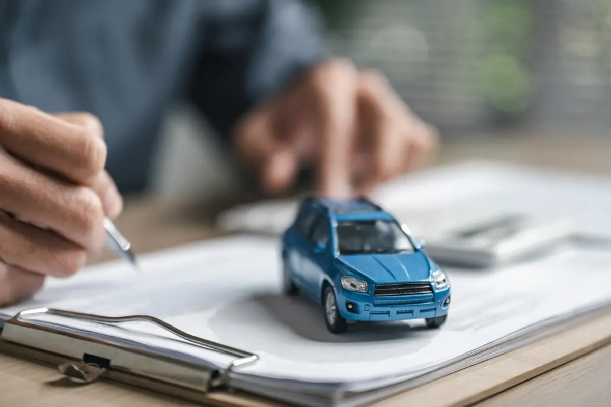 都営住宅に住んでいる親戚が「新車のアルファード」を買ったそうです！ 入居条件が厳しいイメージですが、高額な買い物をしても問題ないのでしょうか？