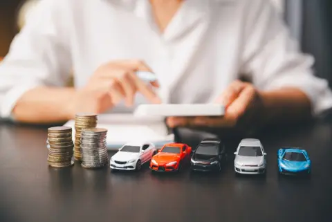 「走行距離10万キロ」の中古車を“30万円”で買いたい！ 妻は「修理代が高くて損になる」と言いますが、初期費用も節約できて得ですよね？“安物買いの銭失い”を防ぐポイントとは
