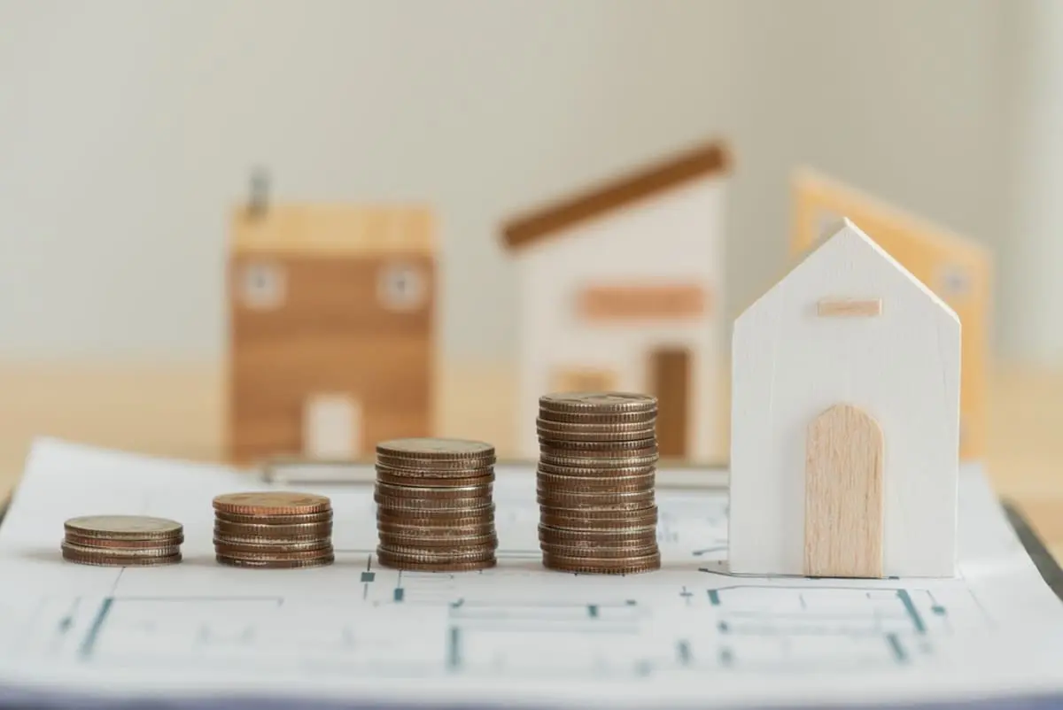 「退職金」を不動産投資に回す人もいるようです。預貯金のまま持つのと比べて、どのような違いがあるのでしょうか？