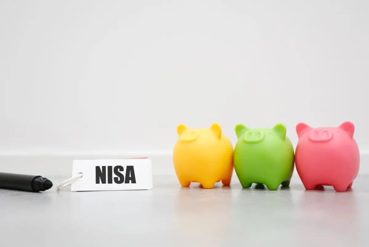50歳からNISA「月3万・5万・7万円」で“1500万円”貯められる？ 最低15年なら「元本割れしない」と聞くけど、長期投資の目安は何年？ データをもとに解説