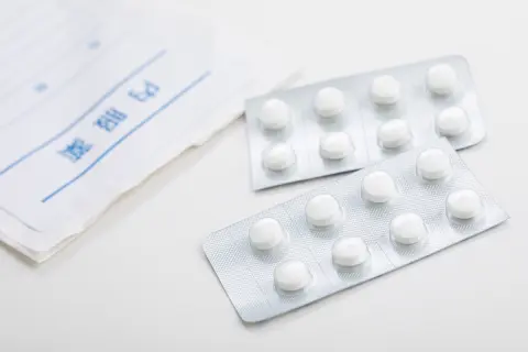 病院でもらう薬が「市販薬」より高くなることも？ 2027年3月から負担が増えると聞きましたが、受診せず薬局で買ったほうが安いのでしょうか？